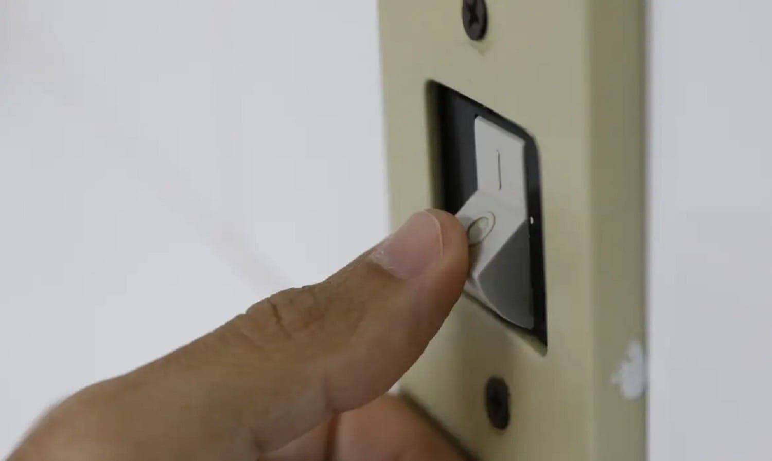 A interrupção do serviço foi causada por problemas em dois pontos diferentes da rede