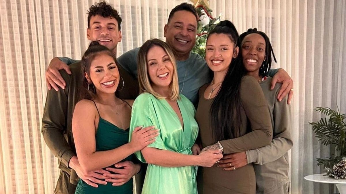 Carla Perez e Xanddy celebram o Natal em família