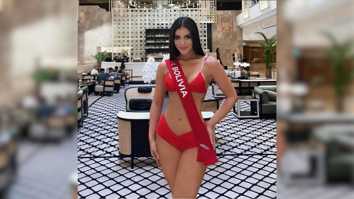 Alondra Mercado em traje de banho para competição Miss Charm