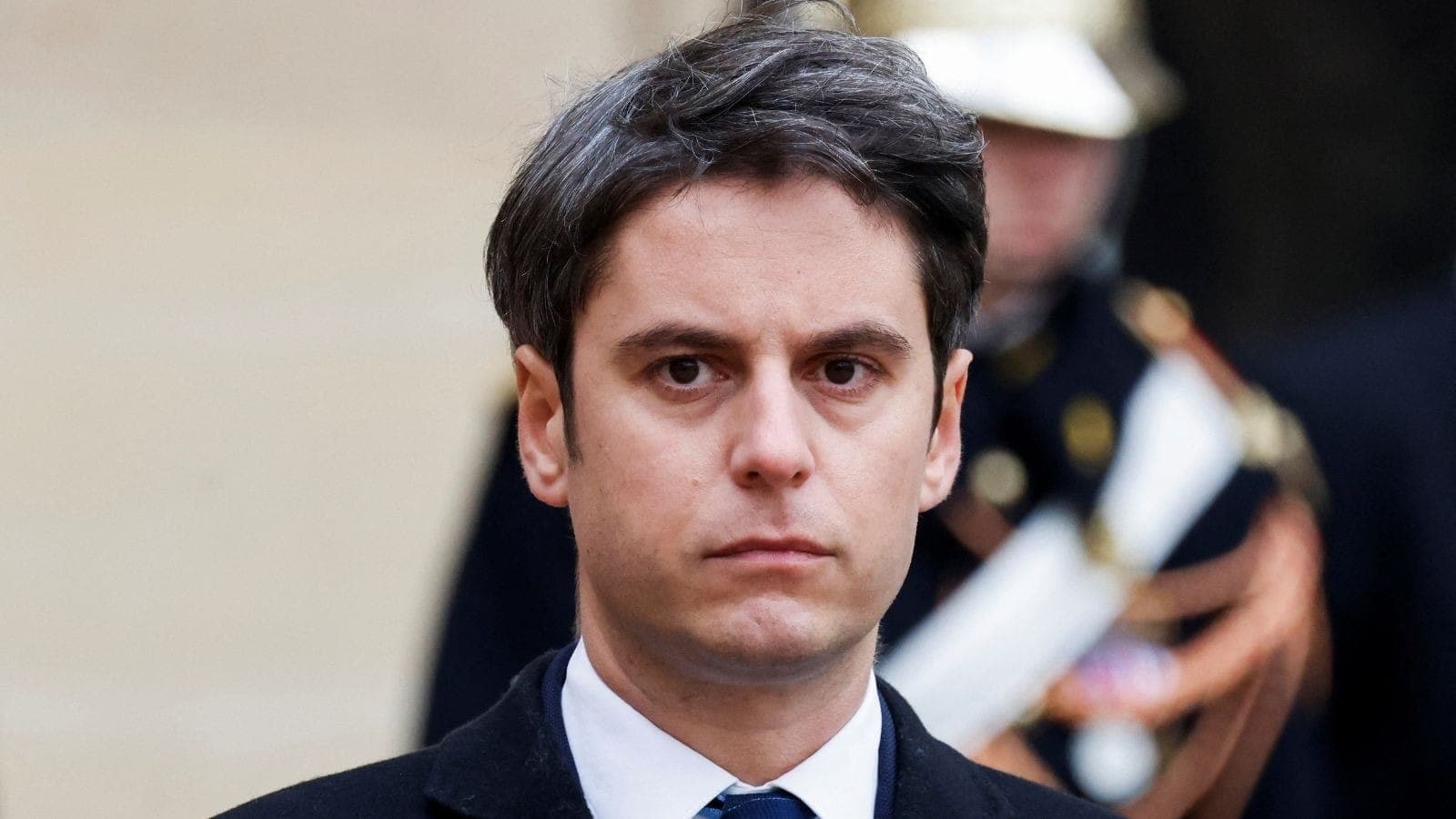 Gabriel Attal durante cerimônia de posse como novo premiê em Paris