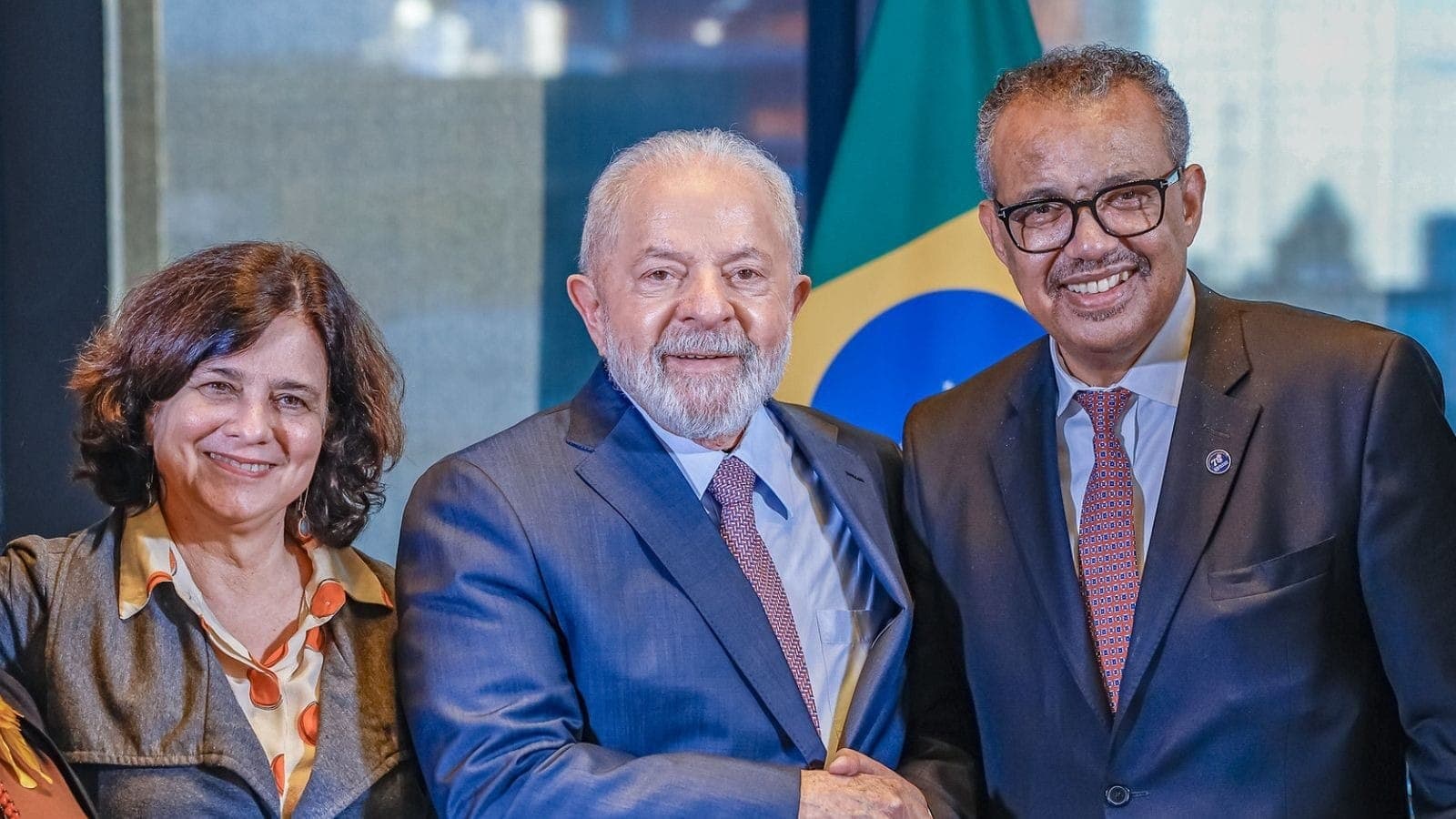 Lula ao lado de Nísia Trindade e Tedros Adhanom, em Nova York - 20 de setembro de 2003