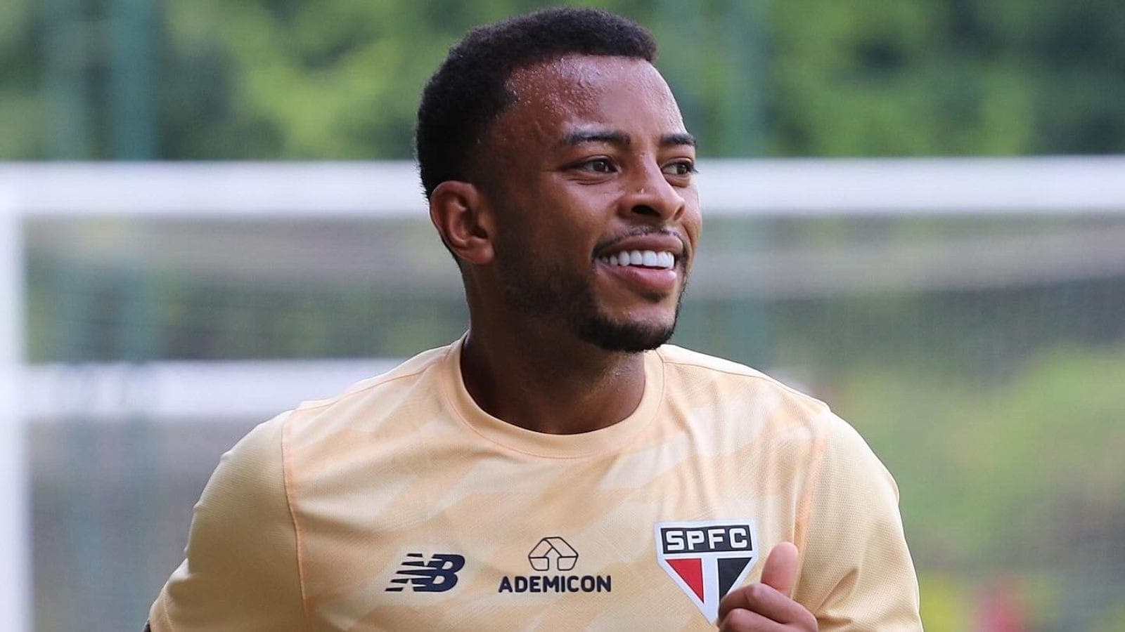 Welington, lateral do São Paulo, desperta interesse do Botafogo
