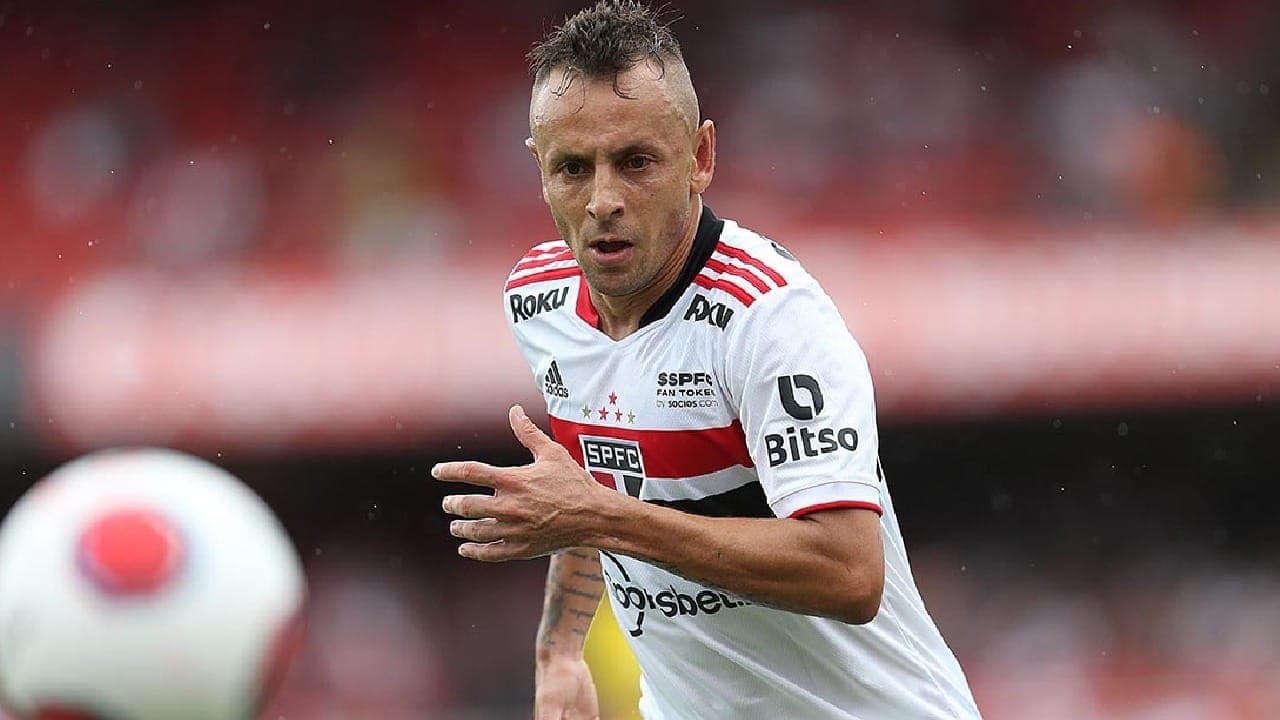 Rafinha está de saída do São Paulo