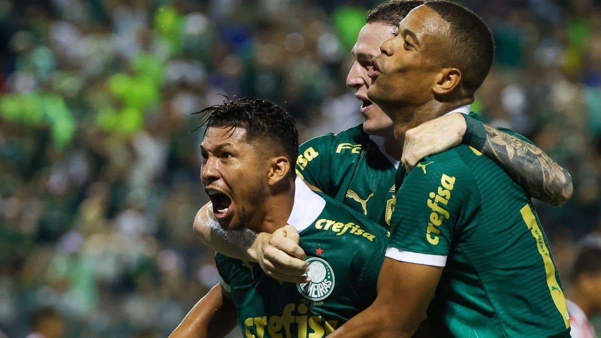 Destino do atacante deve ser definido nesta quarta-feira