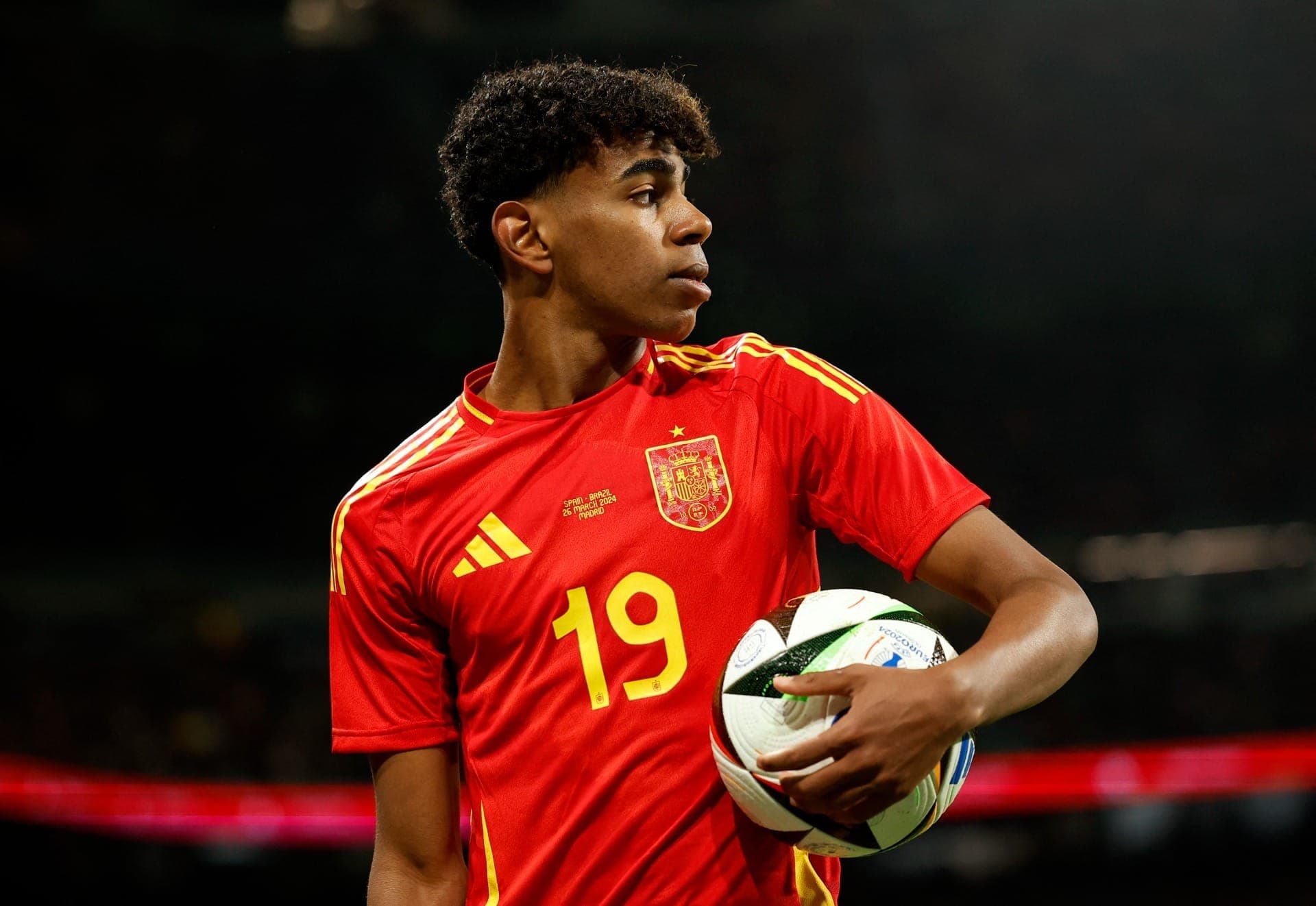 Conheça Lamine Yamal, joia do Barcelona e da Espanha