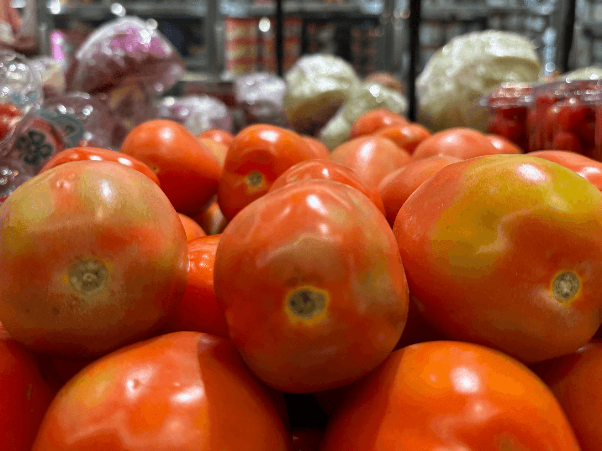 Tomate foi um dos produtos com alta na inflação de março