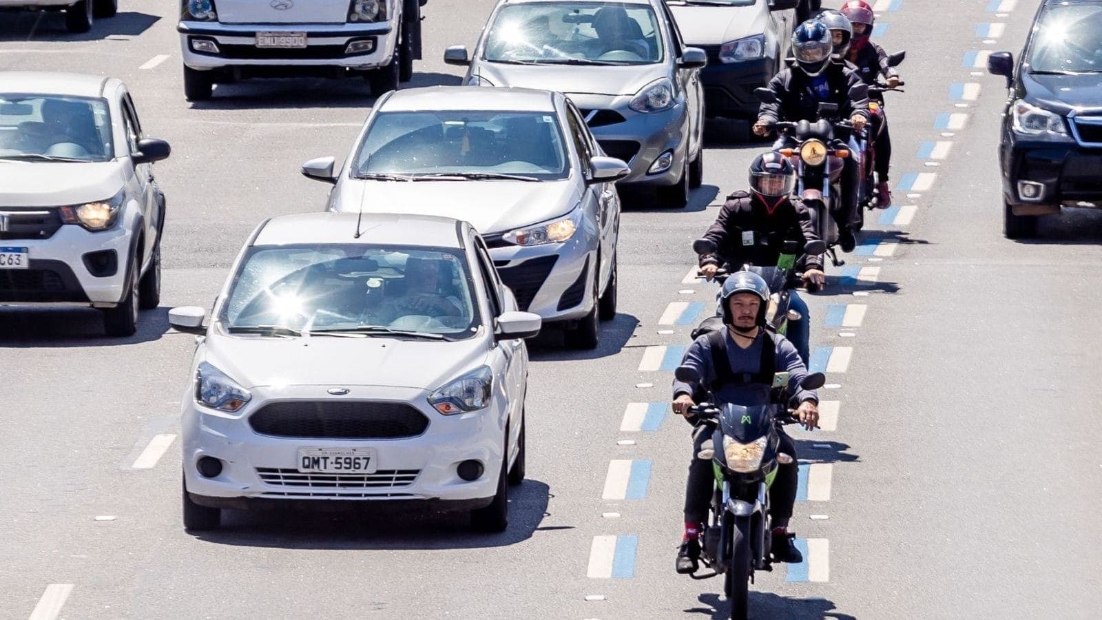Após a 99 passar a oferecer o serviço de mototáxi, a Uber também ativou o serviço na capital