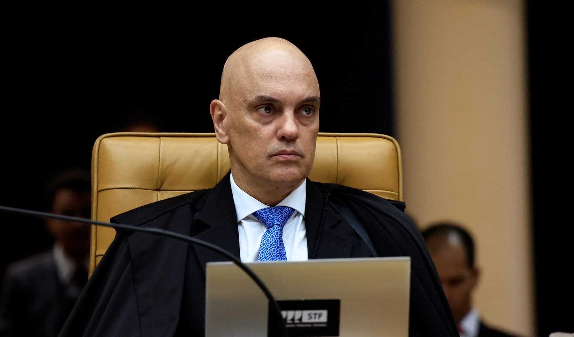 Ministro Alexandre de Moraes durante sessão plenária do STF