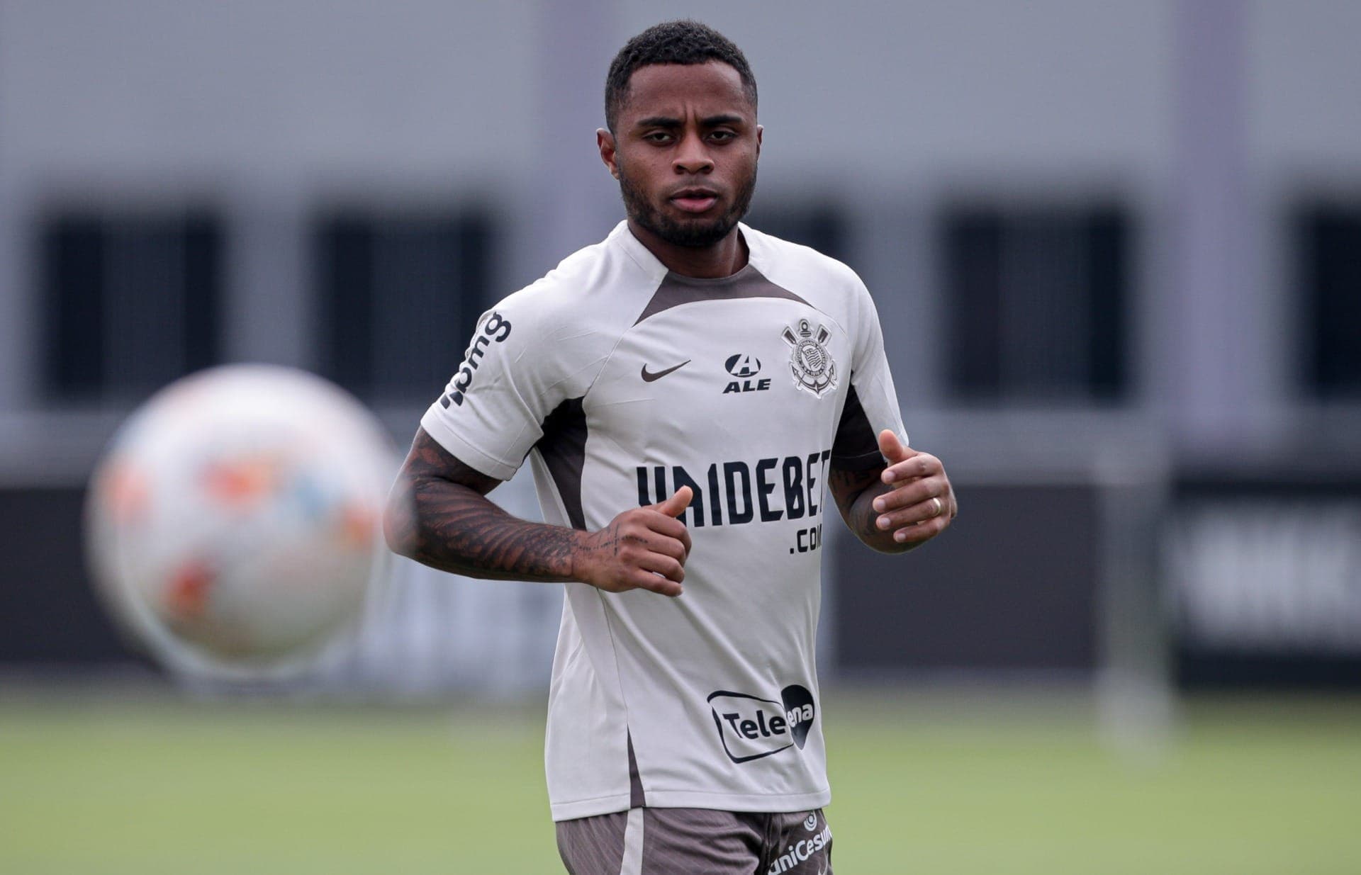 Diego Palacios, lateral-esquerdo do Corinthians