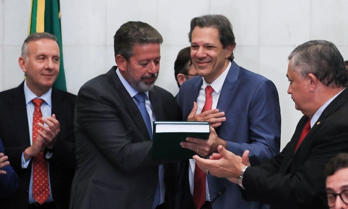 Haddad entrega a Lira proposta para regulamentar reforma tributária