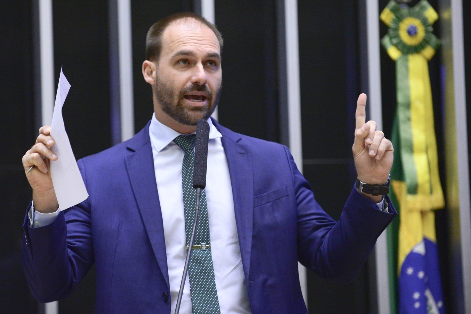 Deputado federal Eduardo Bolsonaro (PL-SP) em discurso no plenário