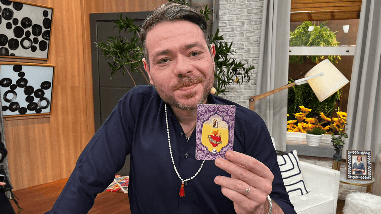 Astrólogo e tarólogo Lucas Bertolozzi faz previsões para os signos