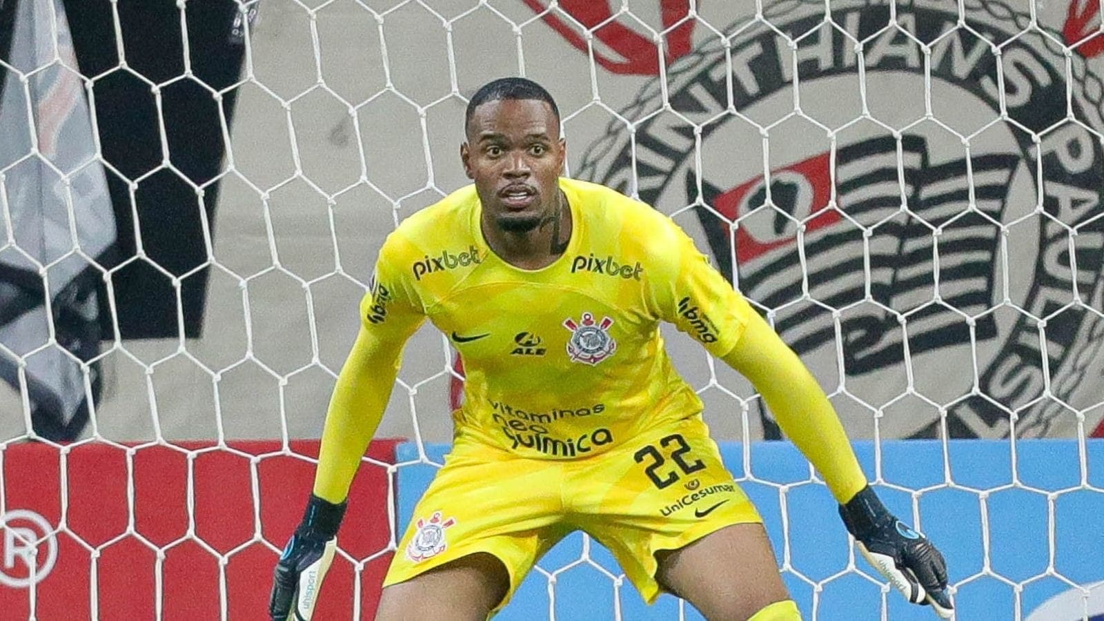 Carlos Miguel assumiu a titularidade do Corinthians após saída de Cássio
