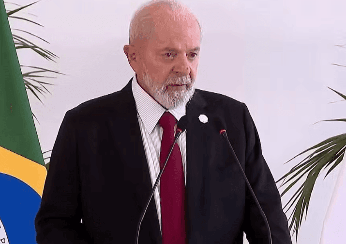 Presidente Lula concede entrevista à imprensa na Itália
