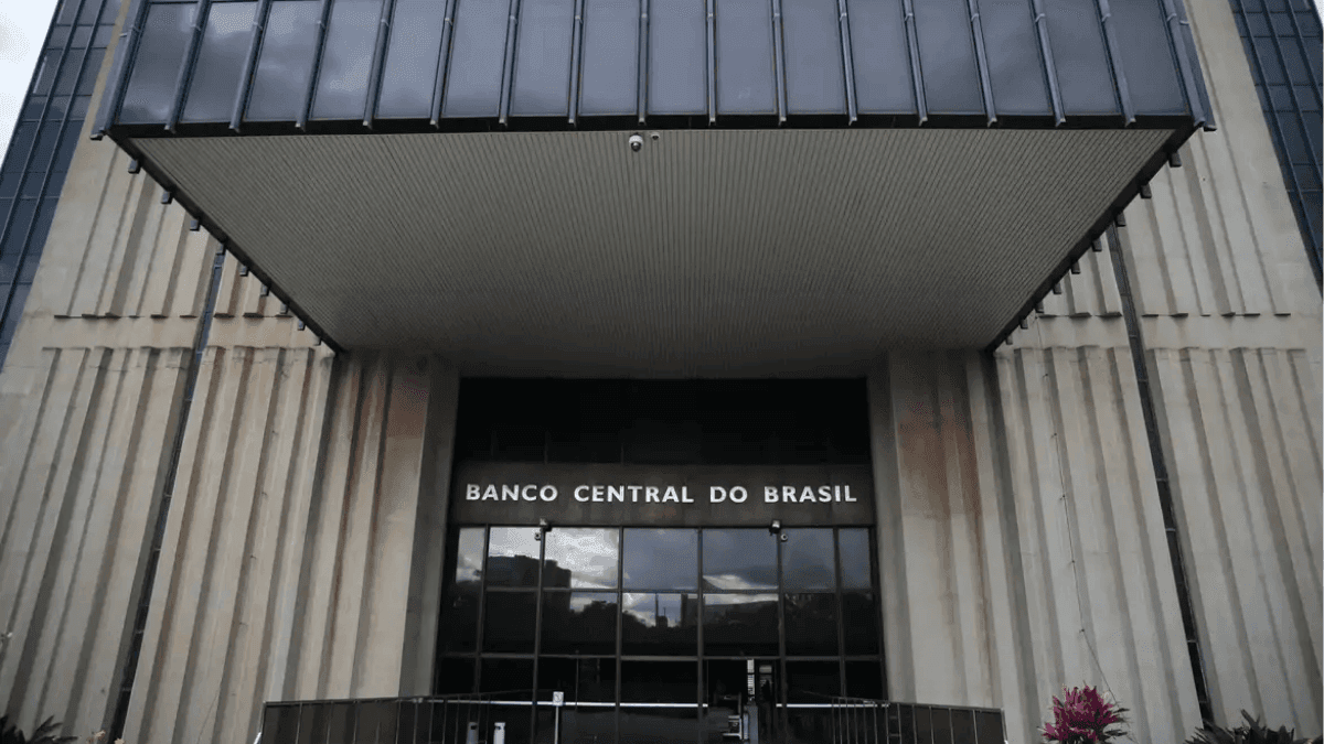 O que Itaú, Bradesco, Santander, BTG e outros bancos dizem sobre a alta dos juros
