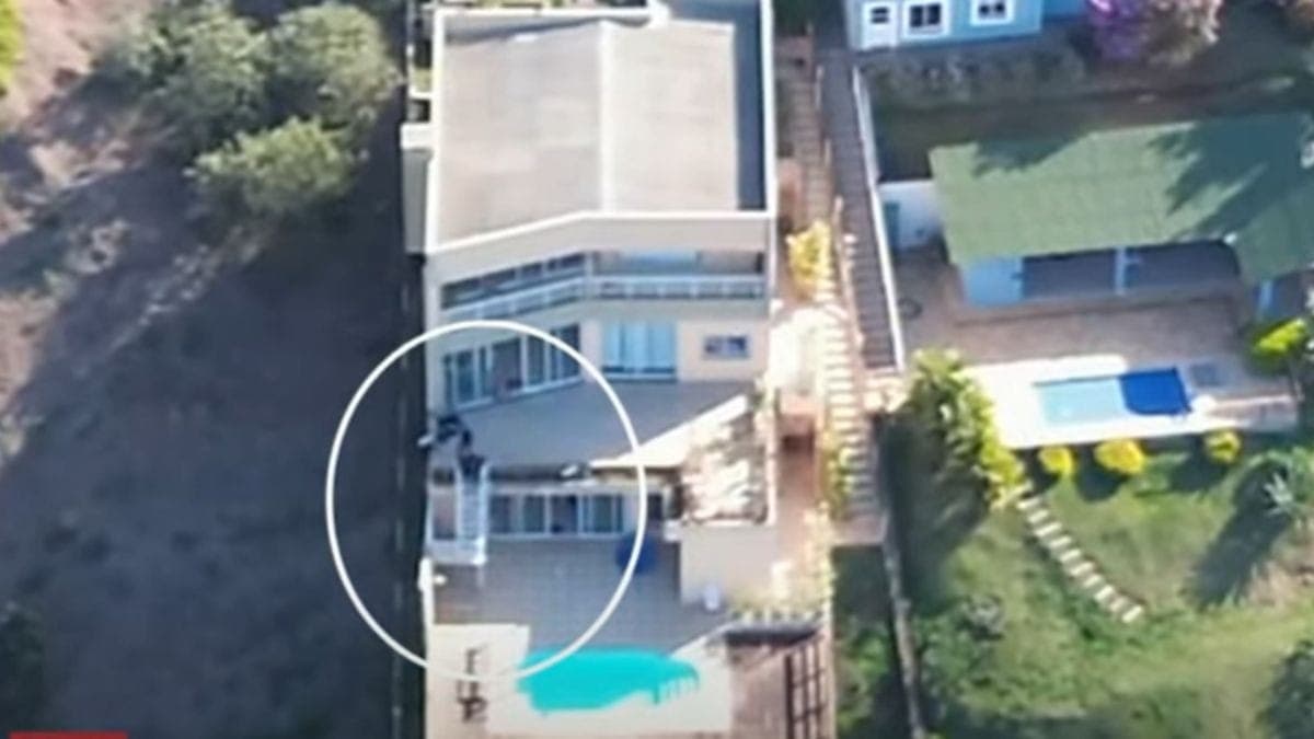 Criminosos da central telefônica do crime tentam fugir pelos fundos da casa