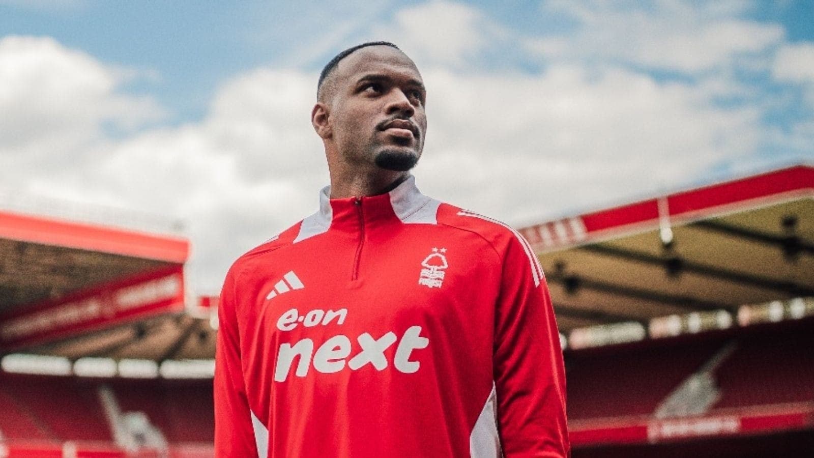 Carlos Miguel já vestiu a camisa do Nottingham Forest