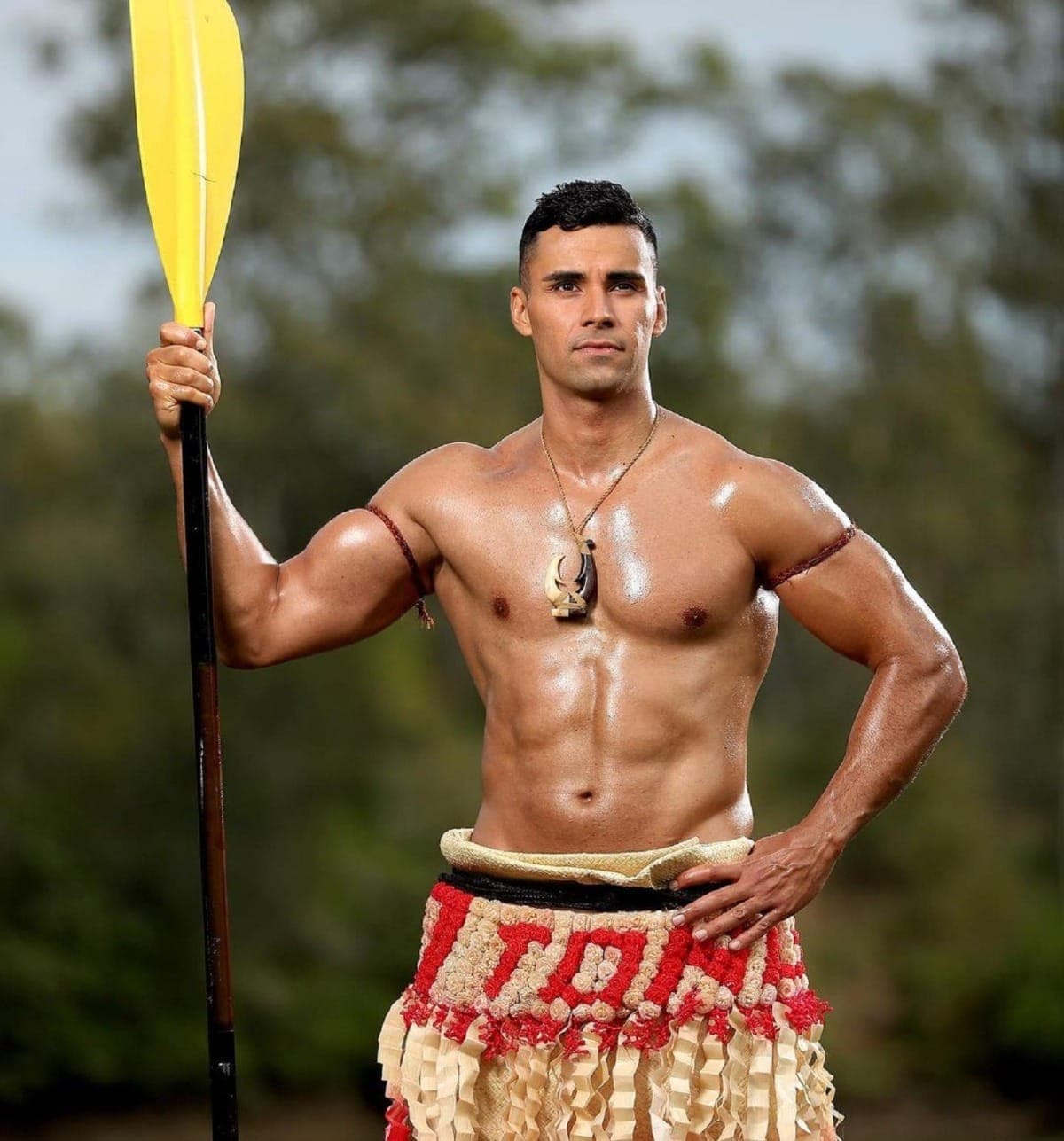 Pita Taufatofua, o 'Besuntado de Tonga' das Olimpíadas