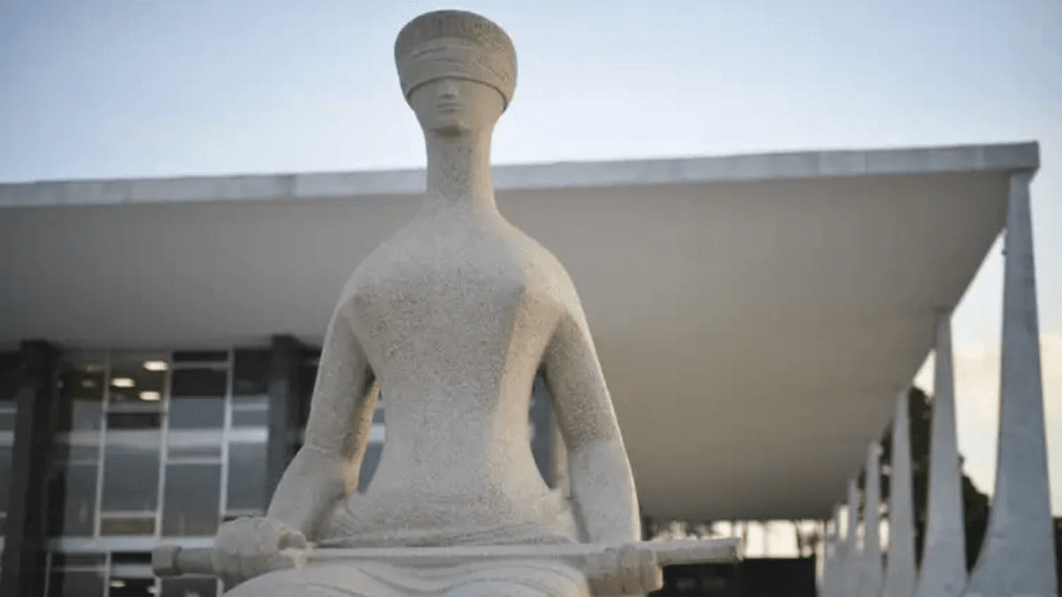 Escultura "A Justiça", na Praça dos Três Poderes