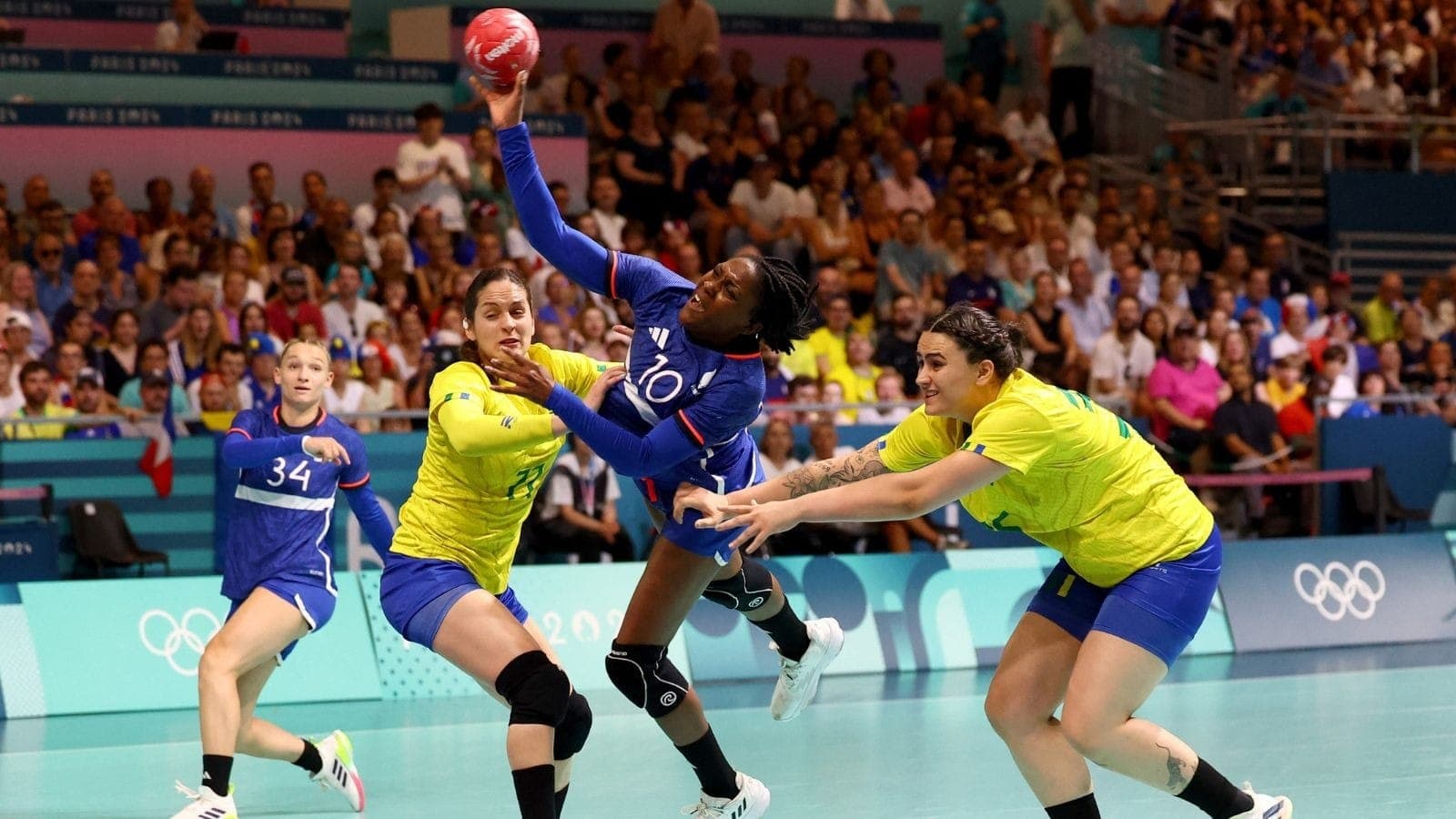 Brasil perde para a França, mas segue com chances no handebol em Paris