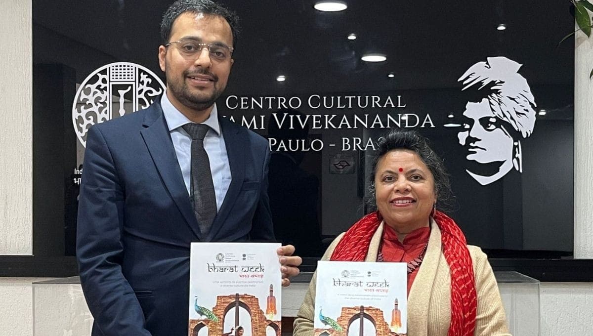 Cônsul Geral Adjunto em São Paulo e Diretora do Centro Cultural Indiano em São Paulo