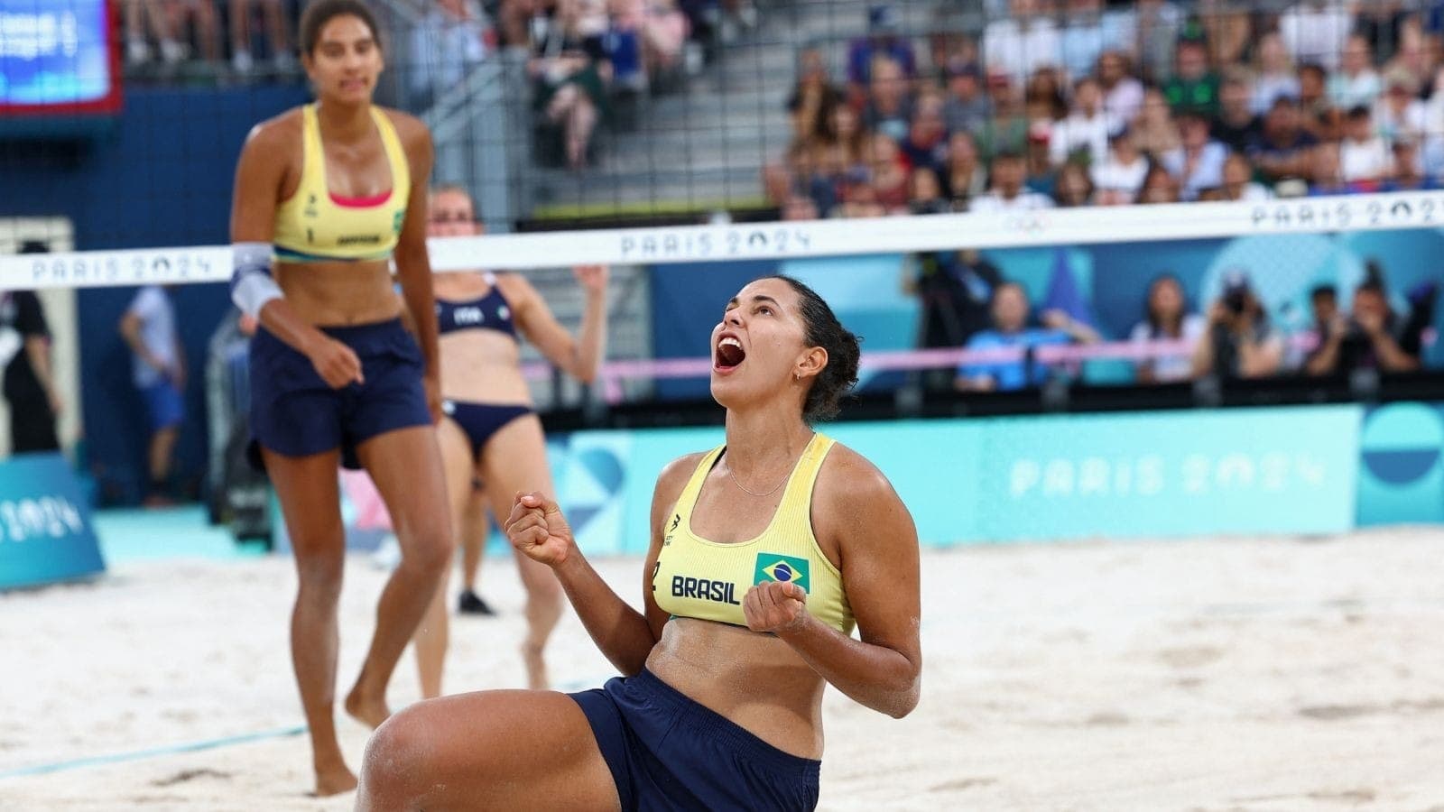 Duda e Ana Patrícia comemoram vaga nas quartas de final