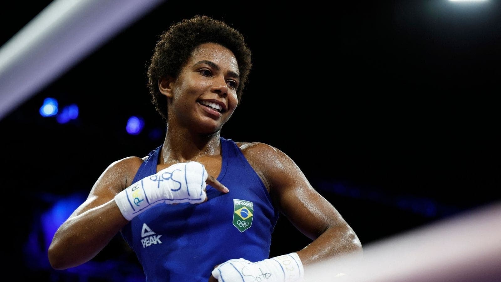 Jucielen garante vaga nas quartas e segue em busca de medalha em Paris