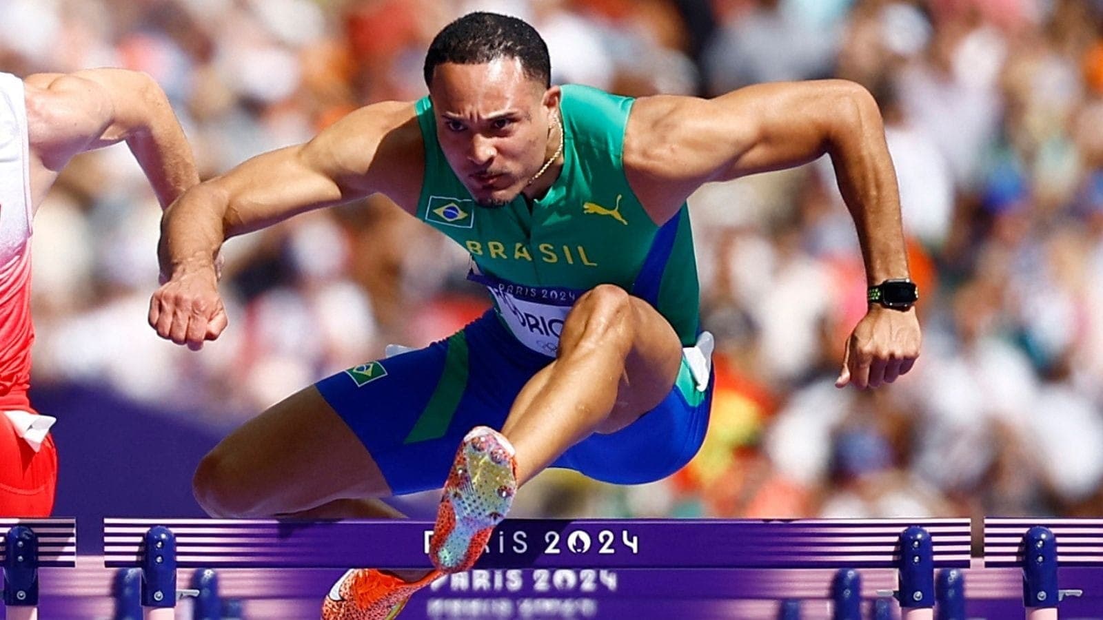 Eduardo de Deus está na semifinal dos 110m com barreiras