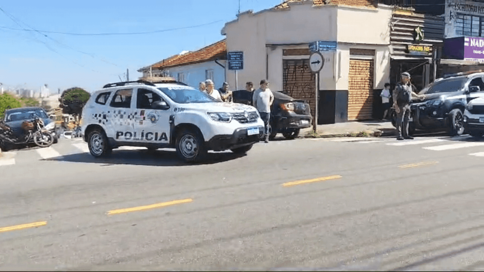 Policial leva viatura para fazer manutenção e é baleado em tentativa de assalto