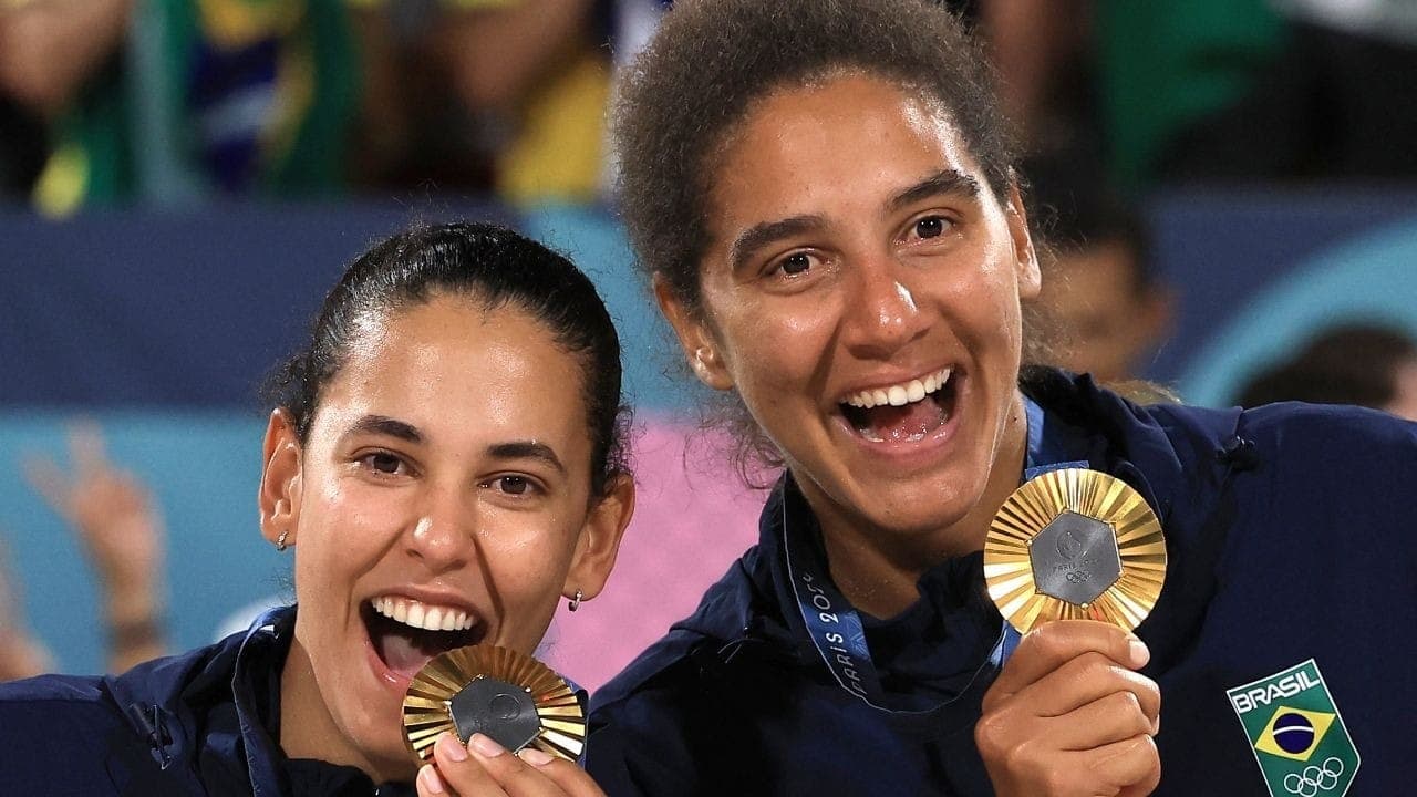 Ana Patricia e Duda encerraram seca do vôlei de praia com ouro