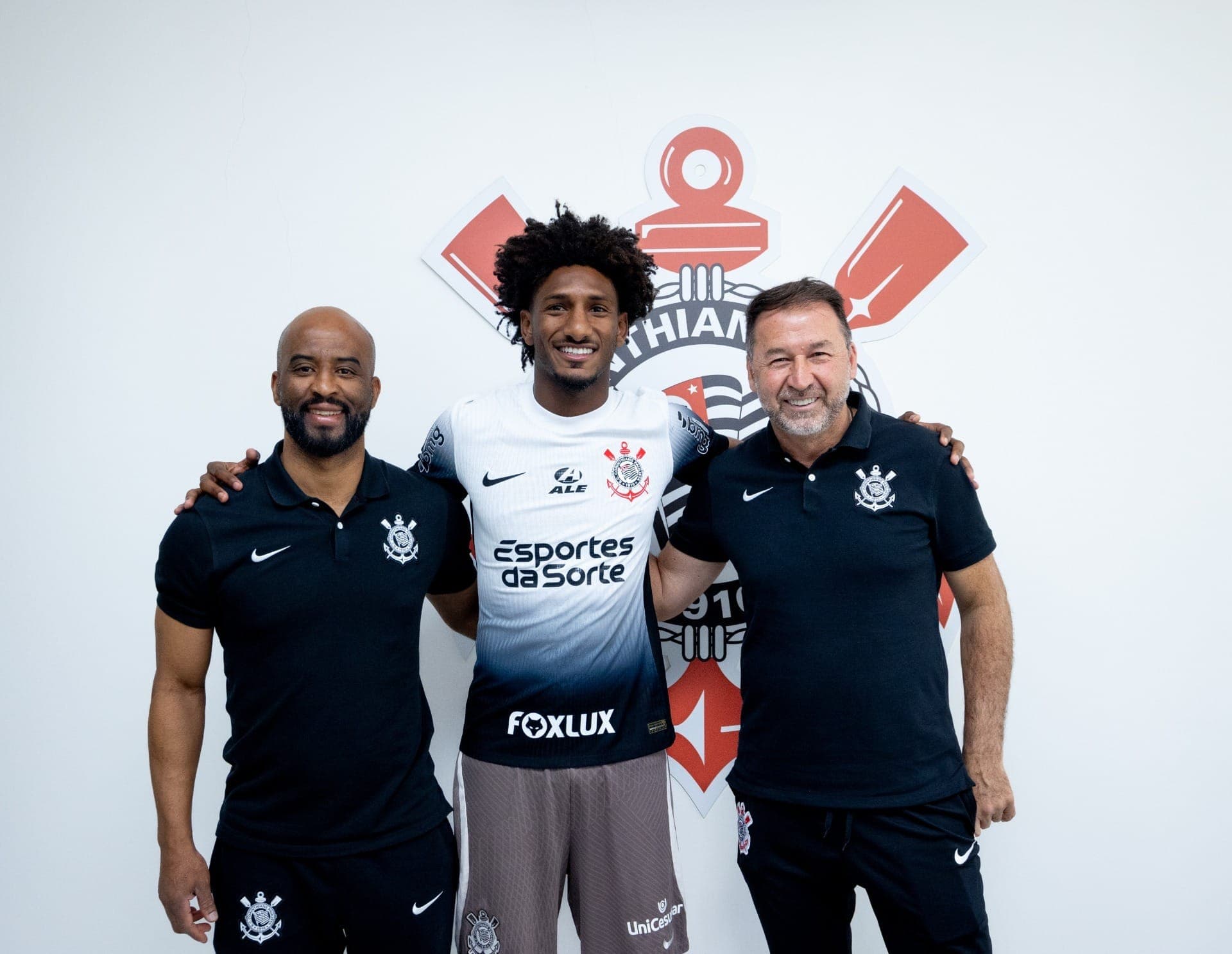 Talles Magno é anunciado como reforço do Corinthians