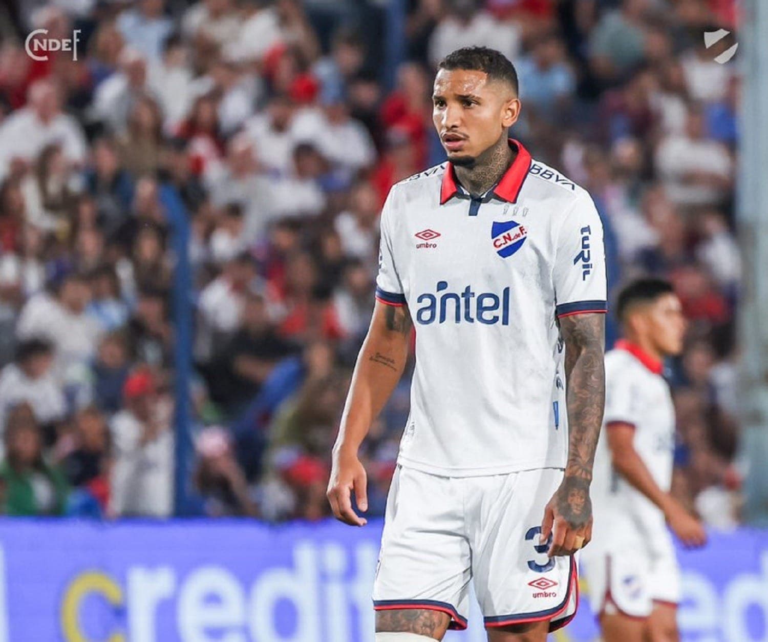 Juan Izquierdo, zagueiro do Nacional-URU, sofreu arritmia cardíaca