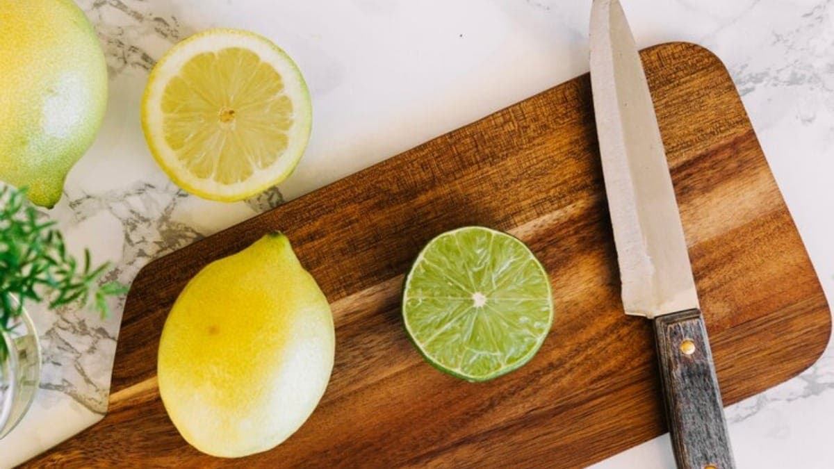 Aprenda como realizar a limpeza da tábua de carne