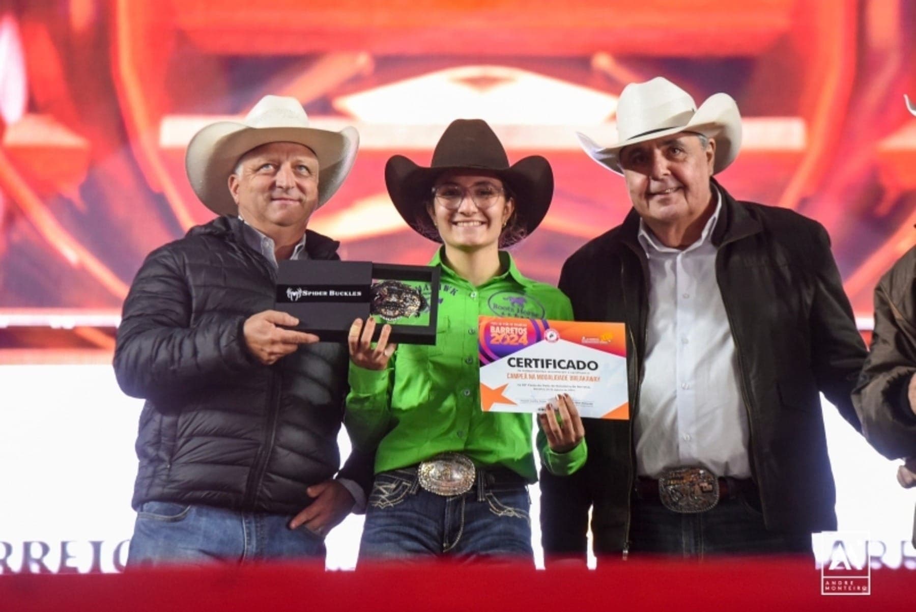 Competidora Maria Felícia Lemos conquista título inédito no Breakaway Roping