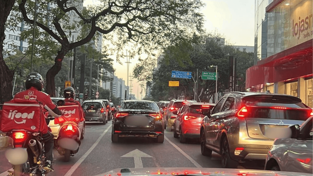Apagão atinge vários bairros da capital paulista