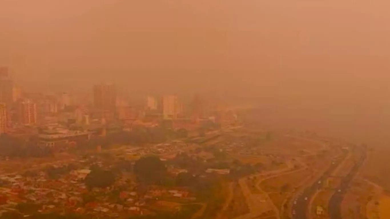 Imagens de satélite mostram a capital Assunção coberta por fumaça