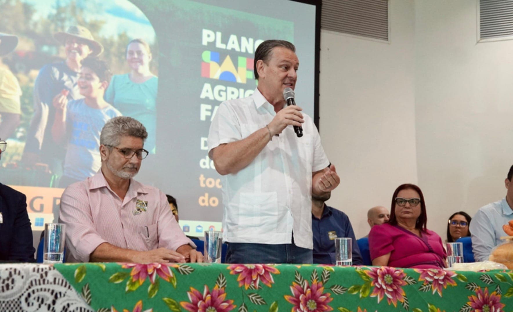 Ministro Carlos Fávaro anuncia nova unidade da Embrapa em MT