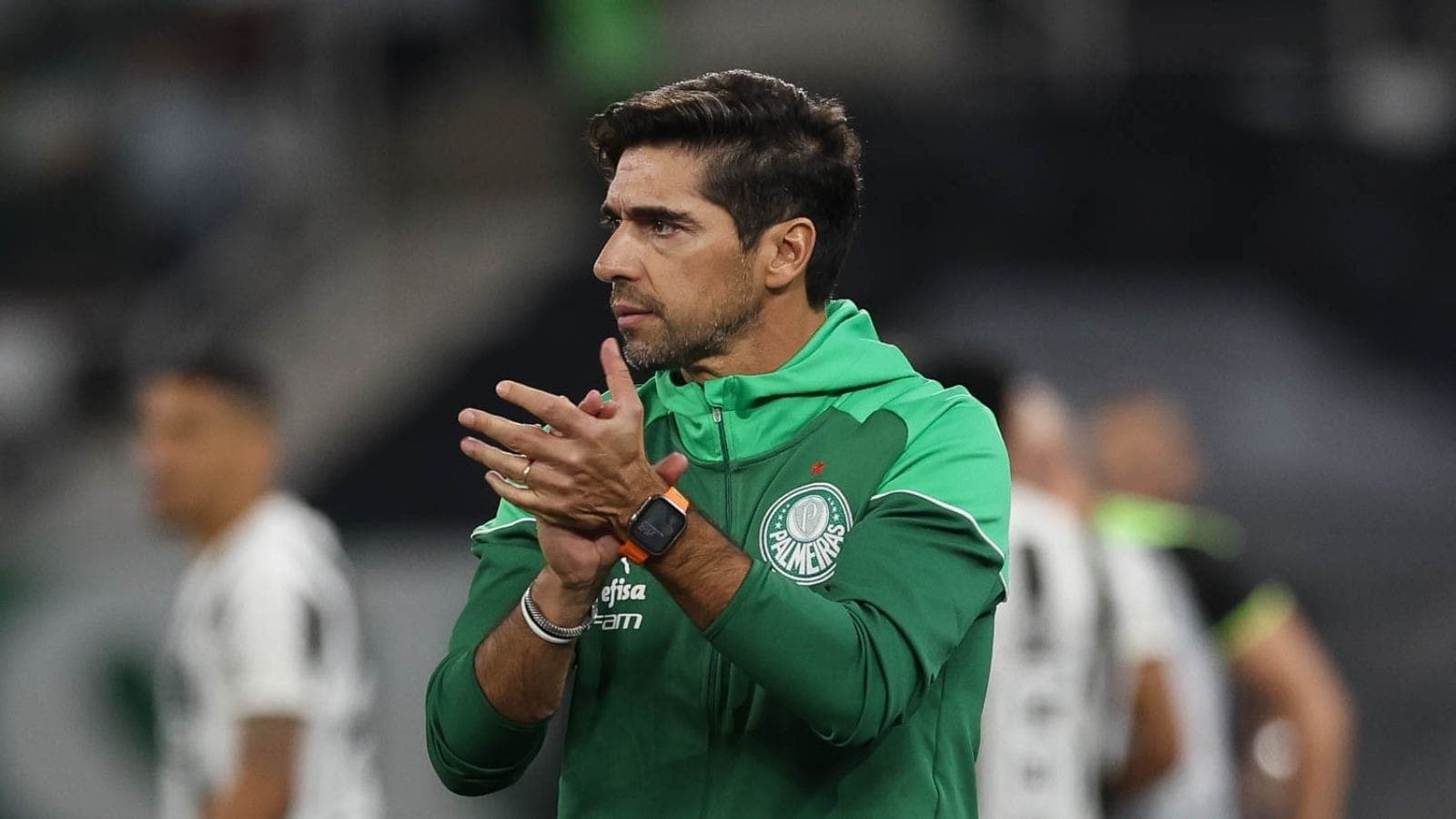 Abel Ferreira tem contrato com o Palmeiras até dezembro de 2025