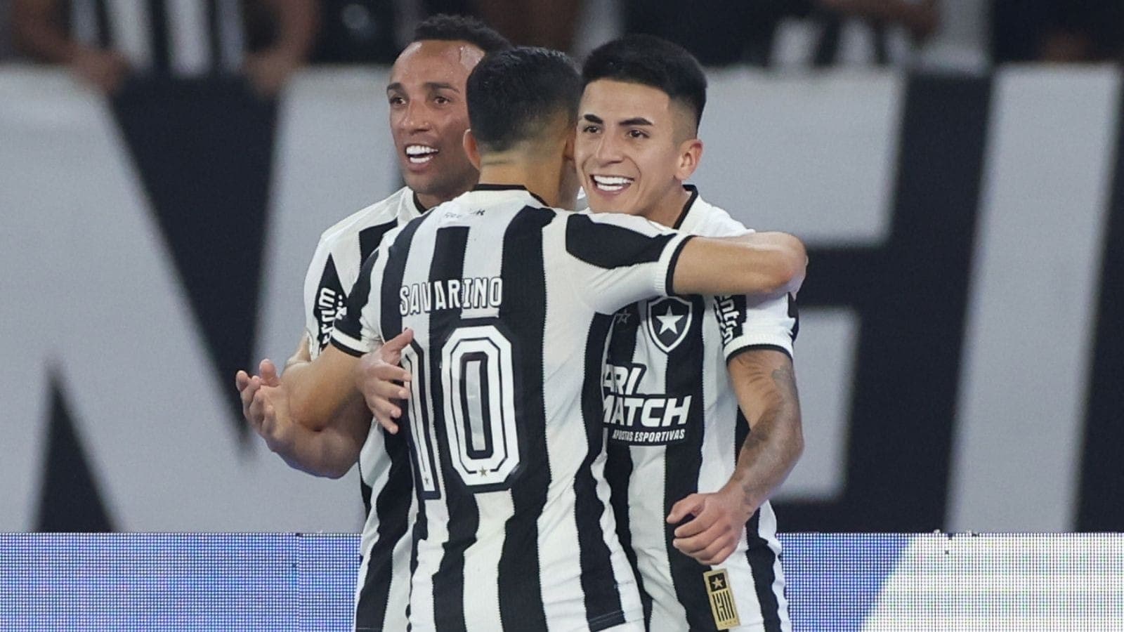 Botafogo soma maior chance de título do Brasileirão