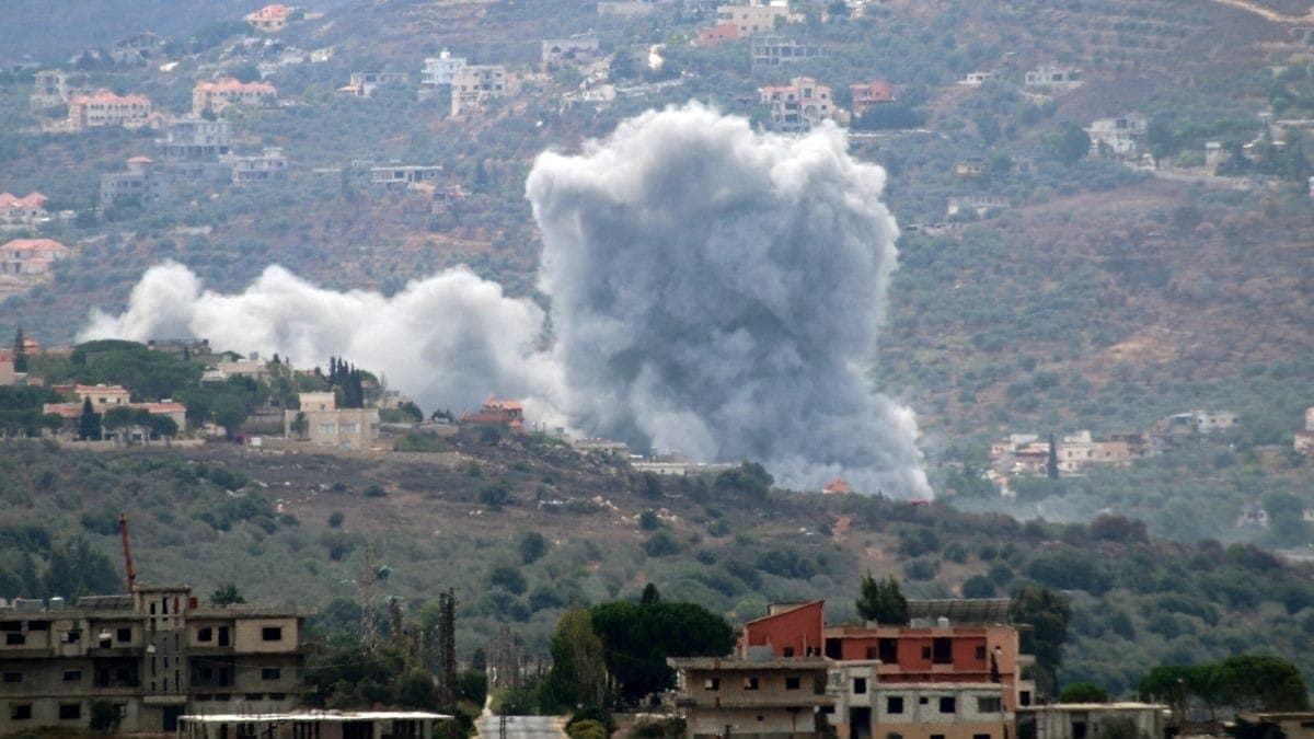 Ataque aéreo em uma vila no Sul do Líbano, próximo à fronteira com Israel