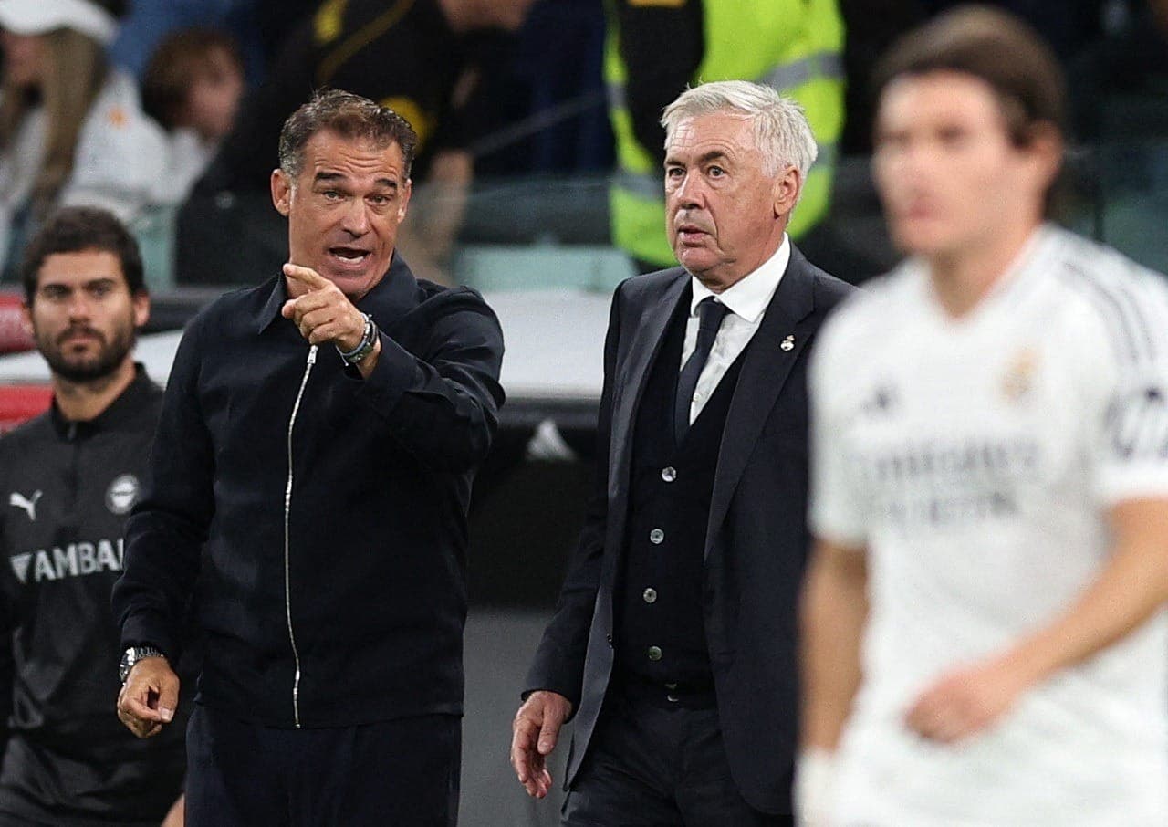 Luis García, técnico do Alavés, e Carlo Ancelotti, do Real Madrid