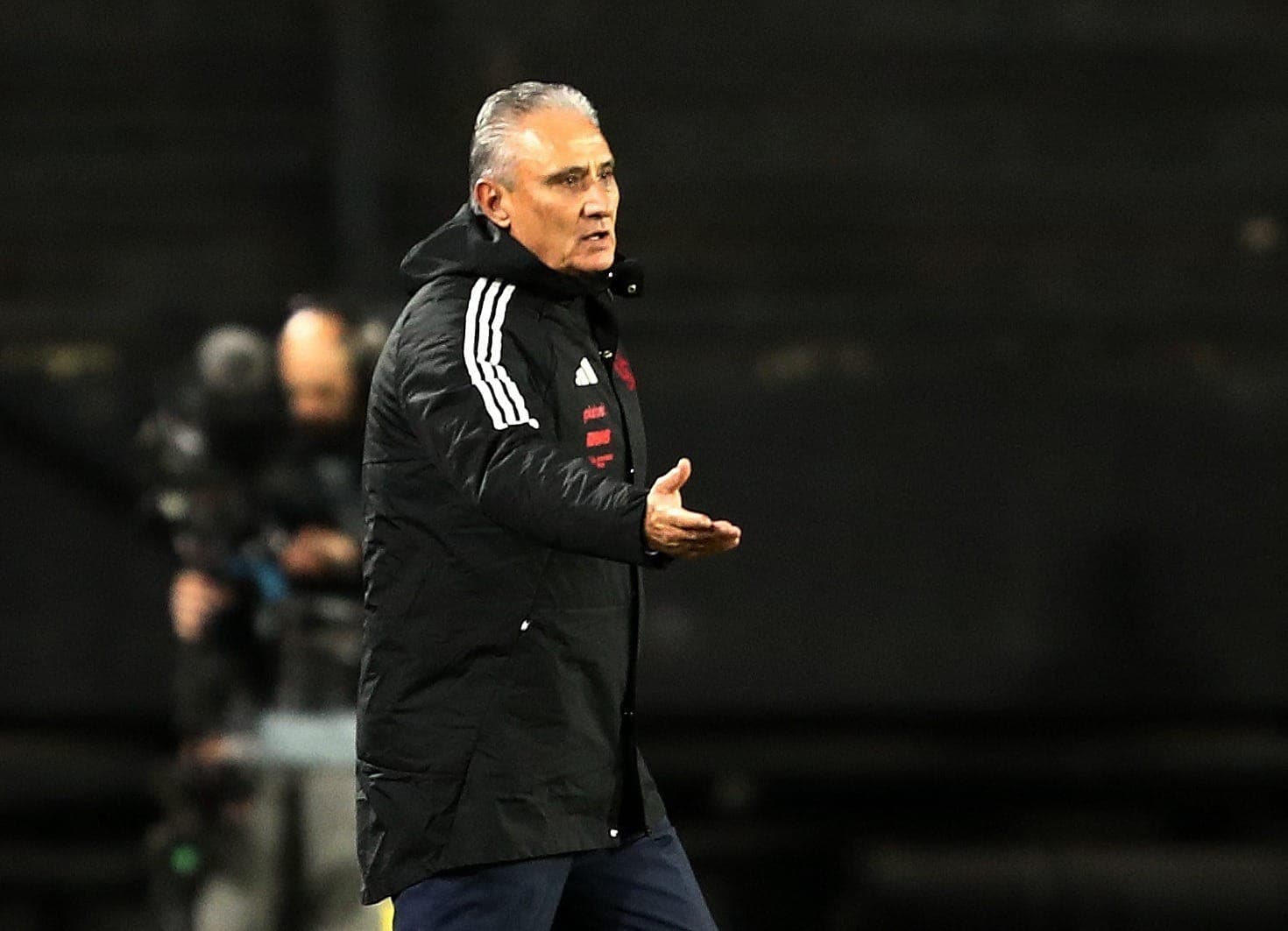 Tite no comando do Flamengo contra o Peñarol, em Montevidéu