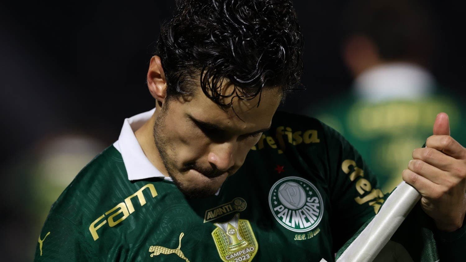 Raphael Veiga comemora gol do Palmeiras contra o Atlético-MG