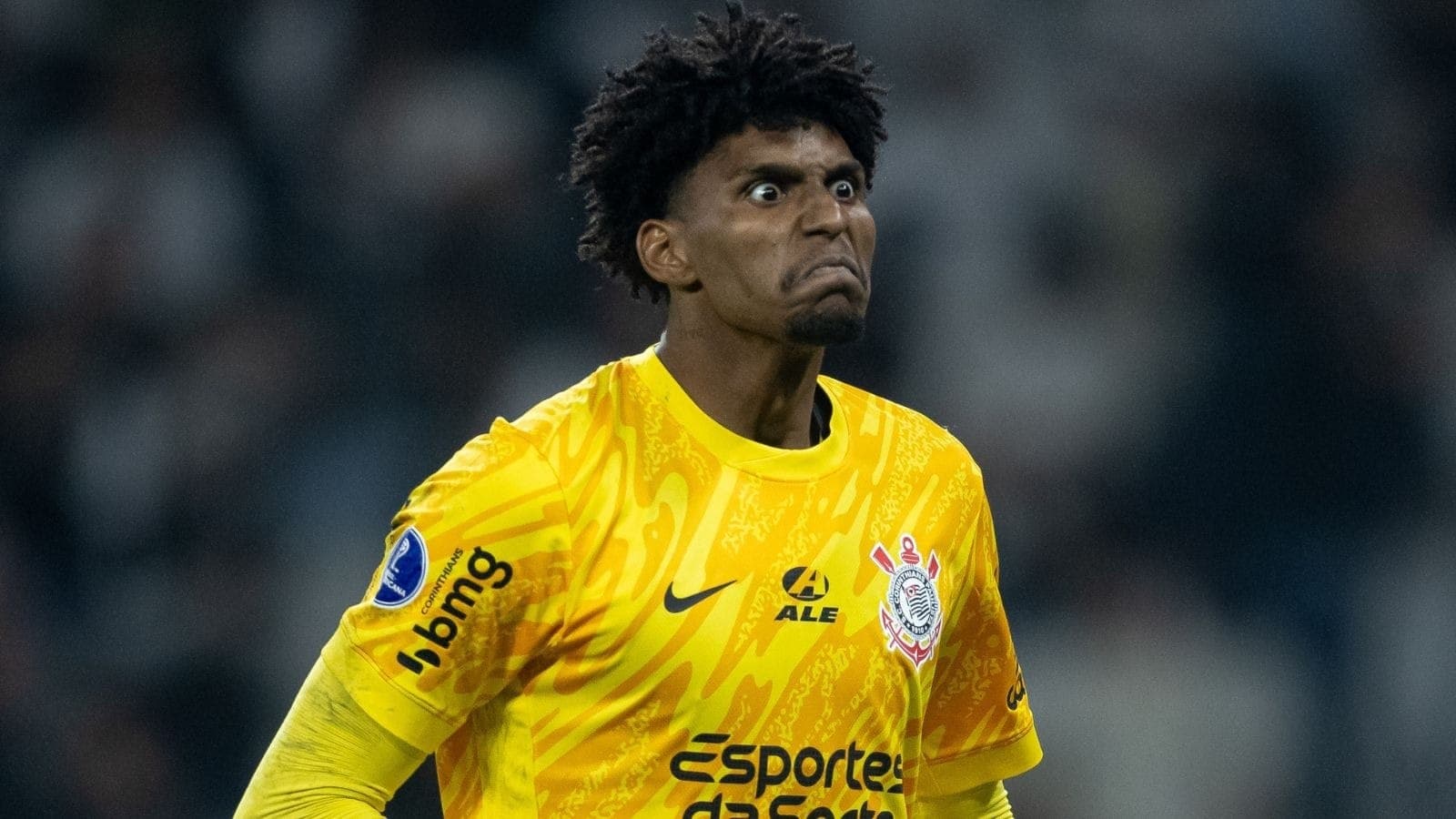 Hugo Souza jogará a partida de ida da semifinal da Copa do Brasil