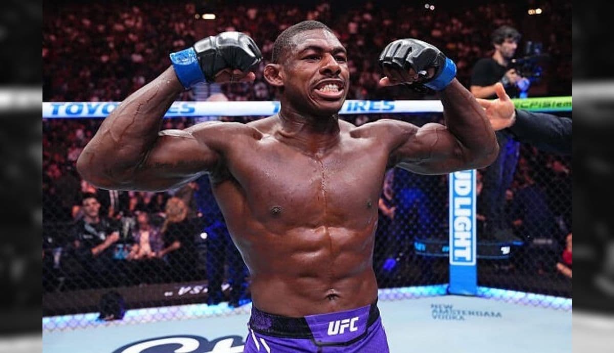 Joaquin Buckley venceu Stephen Thompson no card preliminar do UFC 307.