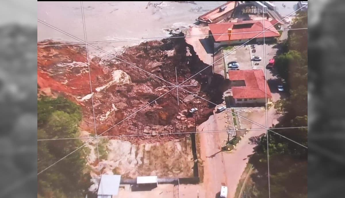 Bombeiros procuram por desaparecidos após deslizamento de terra no Porto de Manacapuru (AM)