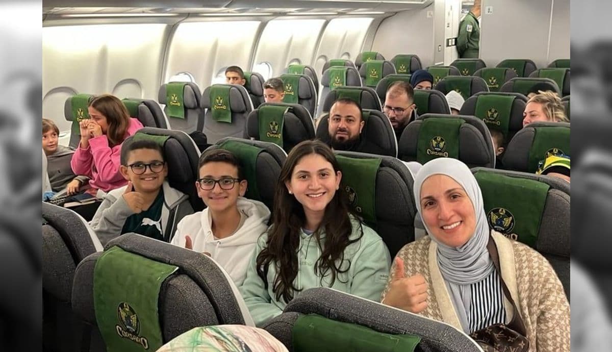 Brasileiros embarcados no KC-30 para o voo rumo ao Brasil