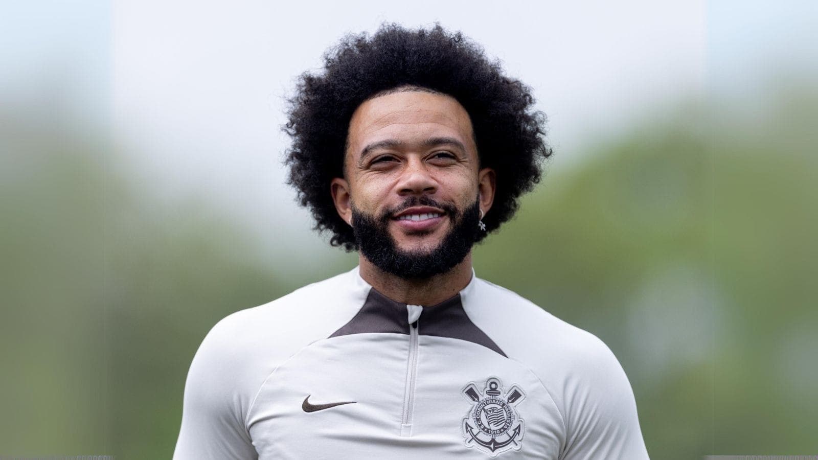 Memphis Depay completa 1 mês no Corinthians