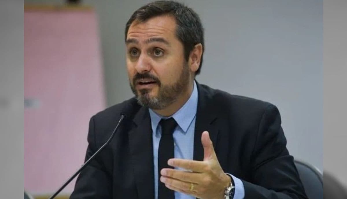 O delegado disse que, durante a abertura do inquérito pela PF, foram encontrados crimes contra a saúde pública
