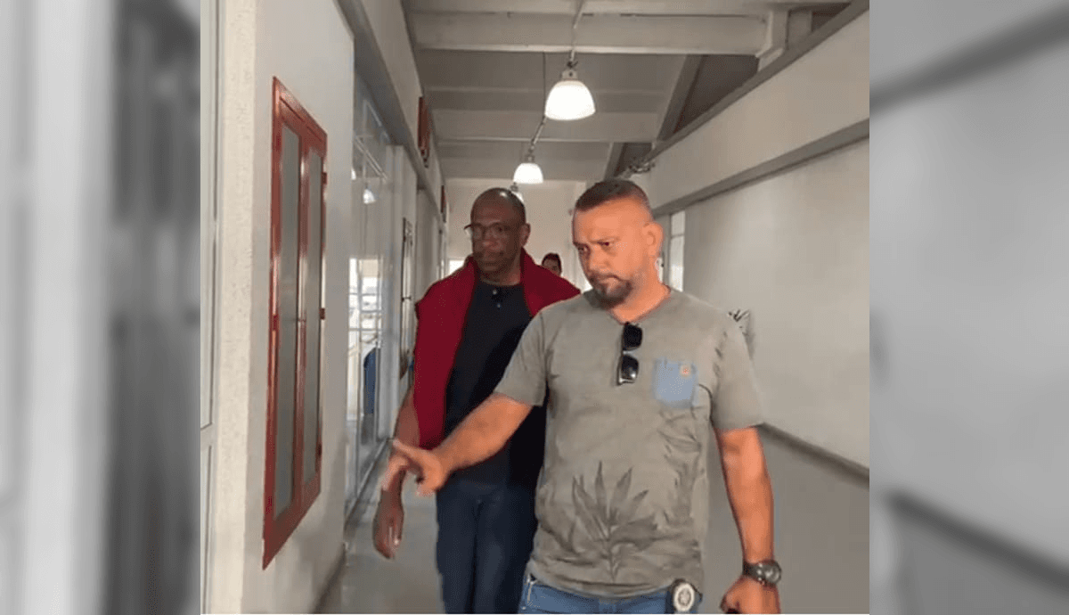 Cleber de Oliveira Santos foi preso no Aeroporto Internacional do Galeão
